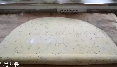 ?炸麻葉用什么水和面？面粉還是淀粉還是木薯粉