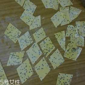 炸麻葉怎么做才脆酥？掌握這些技巧就很簡(jiǎn)單