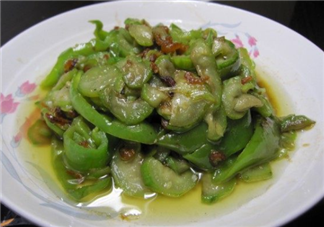 絲瓜的土腥味怎么去除？絲瓜切后不變色小技巧