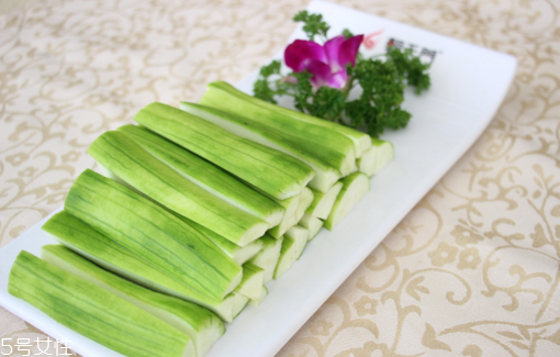 絲瓜吃多了會(huì)怎樣？挑選絲瓜的方法