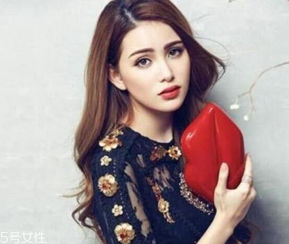 lulu guinness是什么牌子？明星網(wǎng)紅都愛的紅唇包