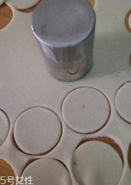 油角的皮要怎樣才松脆？關(guān)鍵看火候和時(shí)間