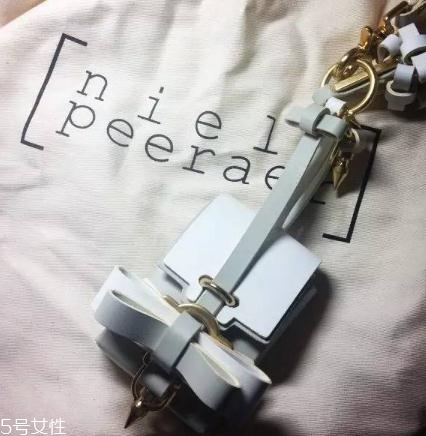 niels peeraer包包多少錢？滿足你所有的少女情節(jié)