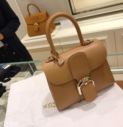 delvaux是哪個(gè)國(guó)家的？皇家專寵奢侈品牌