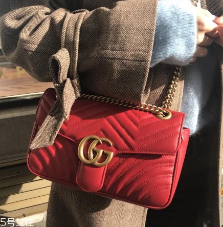 gucci包包多少錢？女人都對(duì)它欲罷不能