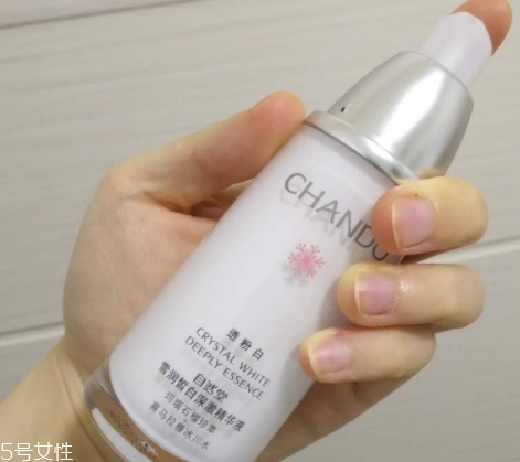 自然堂精華液適合多大年齡用？