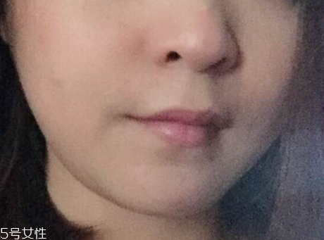 蘭芝V型唇膏01號色是什么樣的？淡粉色很溫婉