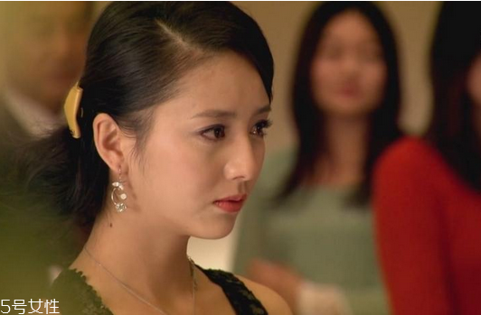 脖子后面有痣好嗎？激光冷凍祛痣易導(dǎo)致癌變