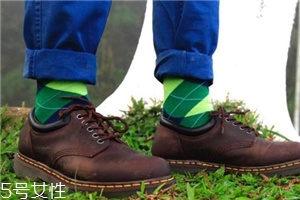 瘋馬皮沾上油漬怎么辦？這種皮質(zhì)千萬(wàn)不能碰油