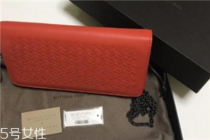bv葆蝶家包包怎么樣？引領潮流的編織結(jié)構
