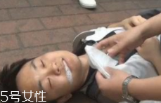 癲癇發(fā)作時(shí)怎么辦？讓他安靜地做一個(gè)抽搐的患者