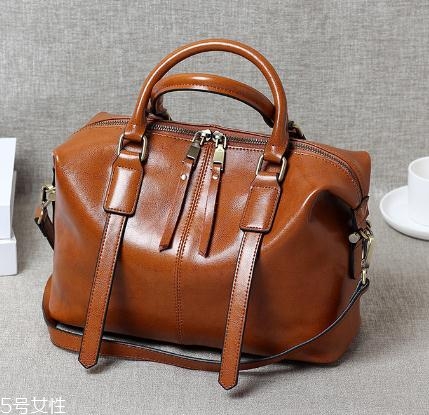 油蠟皮和牛皮哪個(gè)好？歲月沉淀的經(jīng)典之作