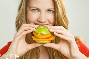 吃哪些水果對(duì)頭發(fā)有好處？給頭發(fā)吃點(diǎn)水果