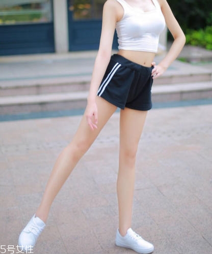 哪些原因讓腿型變差？蹺二郎腿是主因