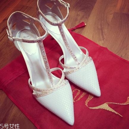rene caovilla是什么檔次？無數(shù)女人的夢幻水晶鞋