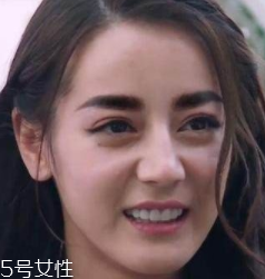 眉型為什么很奇怪？眉頭沒畫好