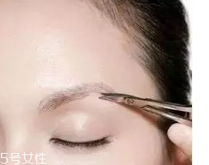 眉型為什么很奇怪？眉頭沒畫好