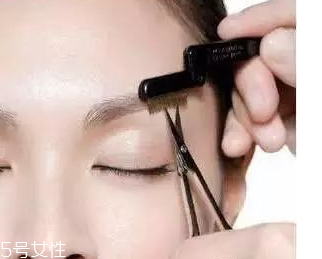 眉型為什么很奇怪？眉頭沒畫好