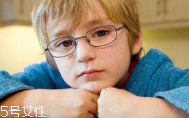 眼睛激光手術(shù)會不會發(fā)生意外？20年經(jīng)驗(yàn)手術(shù)水平高