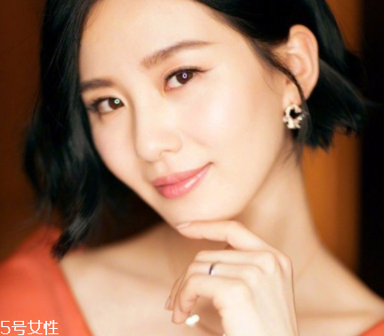 2018奶茶妝怎么畫(huà)？偽素顏撩漢妝容畫(huà)法
