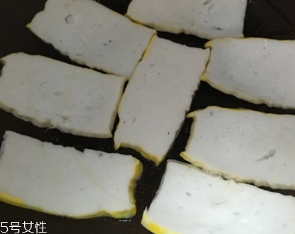 魚糕怎么烹飪好吃？成品魚糕做法多
