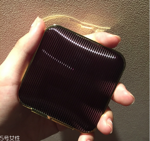黑皮膚用什么顏色的腮紅？腮紅的作用