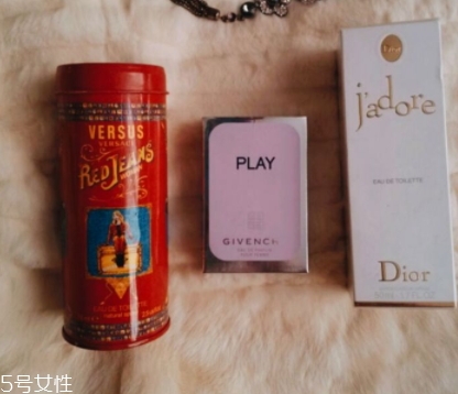 紀(jì)梵希和范思哲誰高檔？范思哲真正的奢侈品