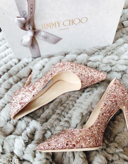 jimmy choo鞋子好穿嗎？高跟鞋界的傳奇之作