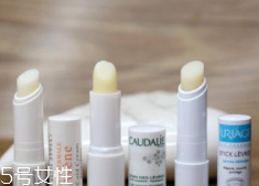 潤唇膏能用多長時(shí)間？打開后只能用3個(gè)季度