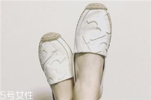 tory burch鞋子偏大嗎？香奈兒漁夫鞋平價(jià)替代