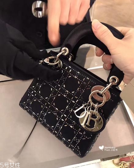 迪奧戴妃包多少錢？名媛氣質(zhì)與生俱來