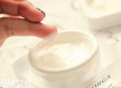 抗老眼霜年輕人可以用嗎？不管多大年齡都可以用