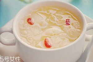 銀耳蓮子湯什么時候喝最好？時間上有講究