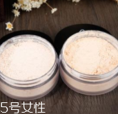 散粉取粉用什么好？粉撲和化妝刷要配合使用