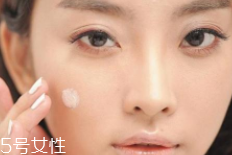妝前乳主要成分是什么？是硅靈讓臉滑滑的