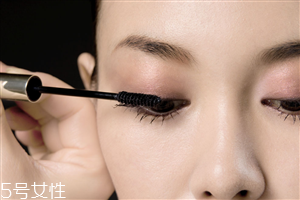內眼線會傷眼睛嗎？九種可愛的眼線畫法