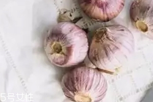 大蒜有哪些功效？天然青霉素降糖降脂