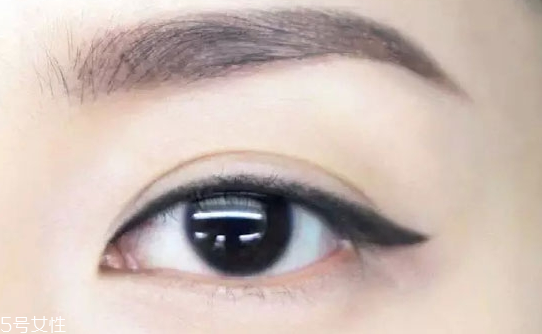 新手適合眼線液還是眼線筆？史上最全眼線誤區(qū)