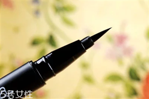 眼線筆硬頭和軟頭的哪個好用？單眼皮眼妝教程