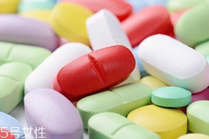 阿莫西林可以空腹吃嗎？飯前飯后很重要