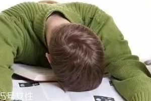 肝不好有什么癥狀？一個(gè)簡(jiǎn)單小動(dòng)作最養(yǎng)肝