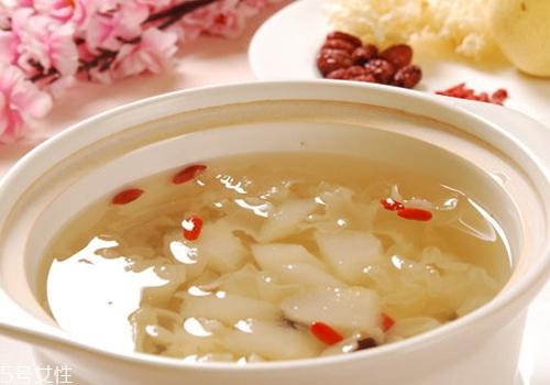 銀耳紅棗湯哺乳期能喝嗎？有著很多好處