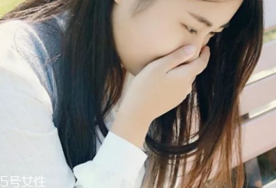 長(zhǎng)期干咳是什么原因？可能是這種癌癥的征兆