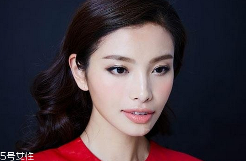 眼線液哪個牌子好用不暈染？眼角下垂畫眼線圖解 