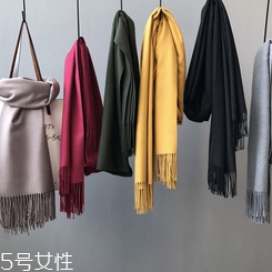 冬天戴什么圍巾好看？貌美又溫暖的圍巾大盤點