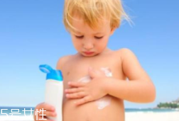 使用防曬產(chǎn)品后一定要卸妝嗎？要看防曬產(chǎn)品類(lèi)型