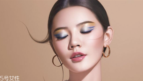 適合畫(huà)桃花妝的眼影有哪些？單眼皮桃花妝畫(huà)法步驟