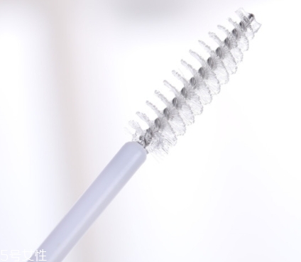 睫毛雨衣怎么用？用在睫毛膏之后