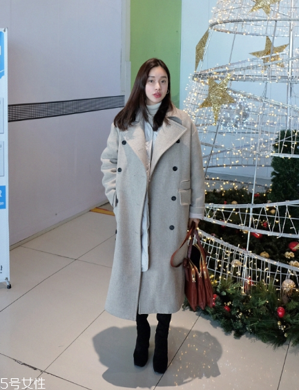 雙排扣大衣怎么搭配？塑造干練女人味