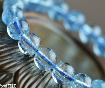 海藍(lán)寶是越透越好嗎？它是海水的化身
